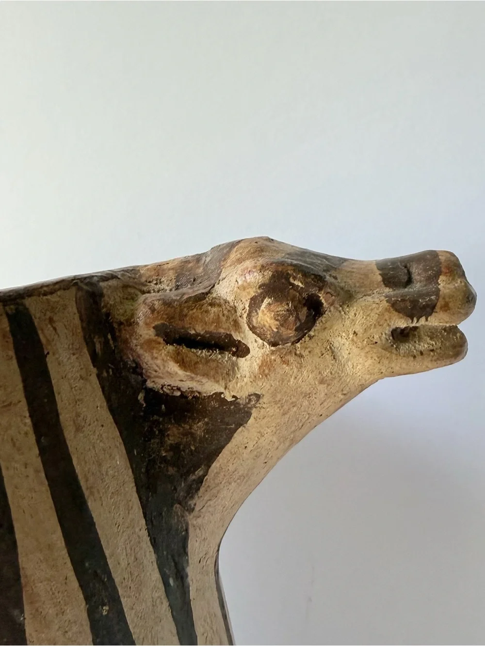 Vintage African Safari Animal Okapia Bongo Double Head Striped Pottery Vase - Picture 8 of 15